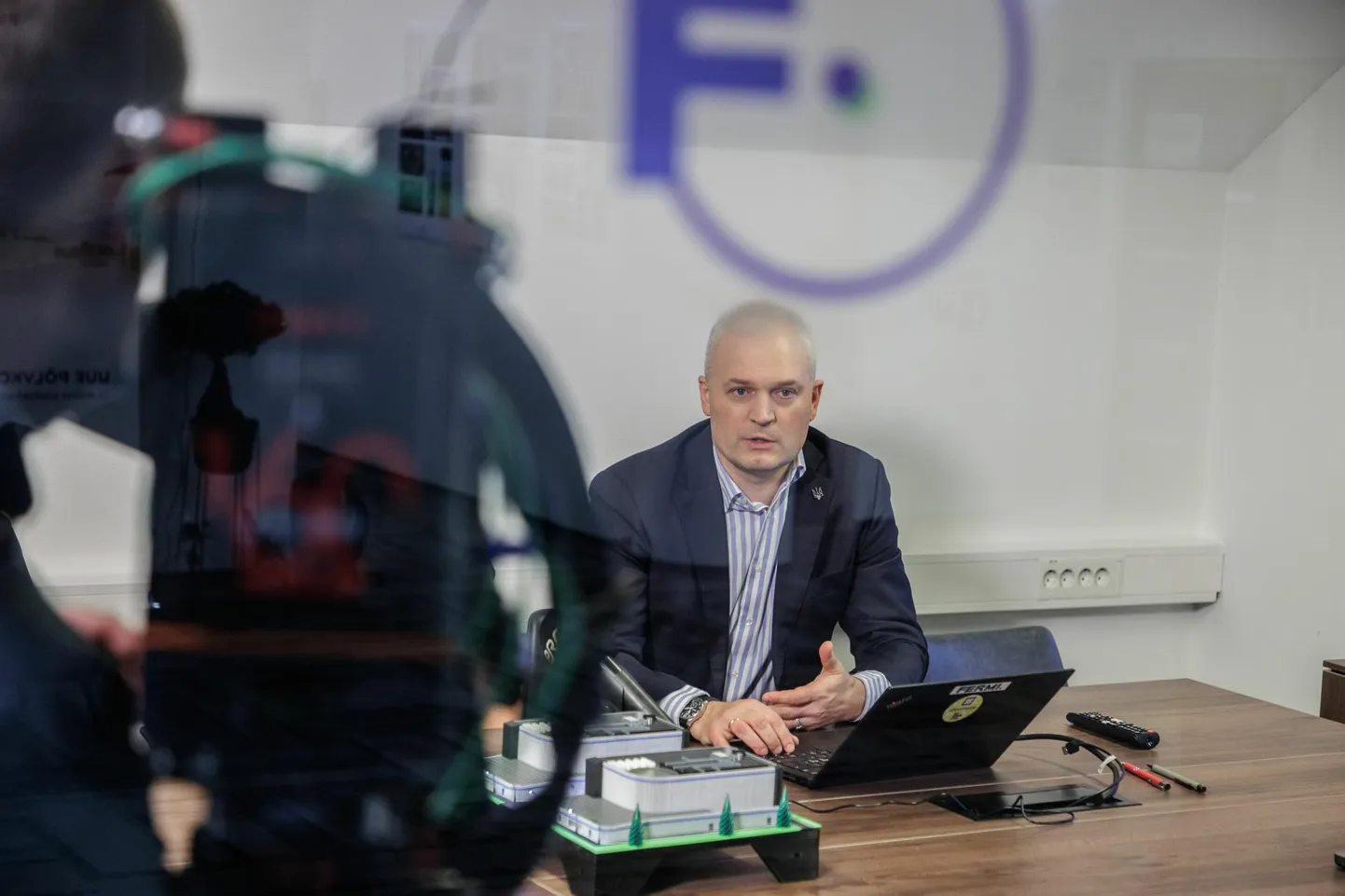 Fermi Energia tegevjuht Kalev Kallemets teatas eelmisel nädalal pressikonverentsil, et esitas taotluse tuumajaama asukohauuringute algatamiseks.