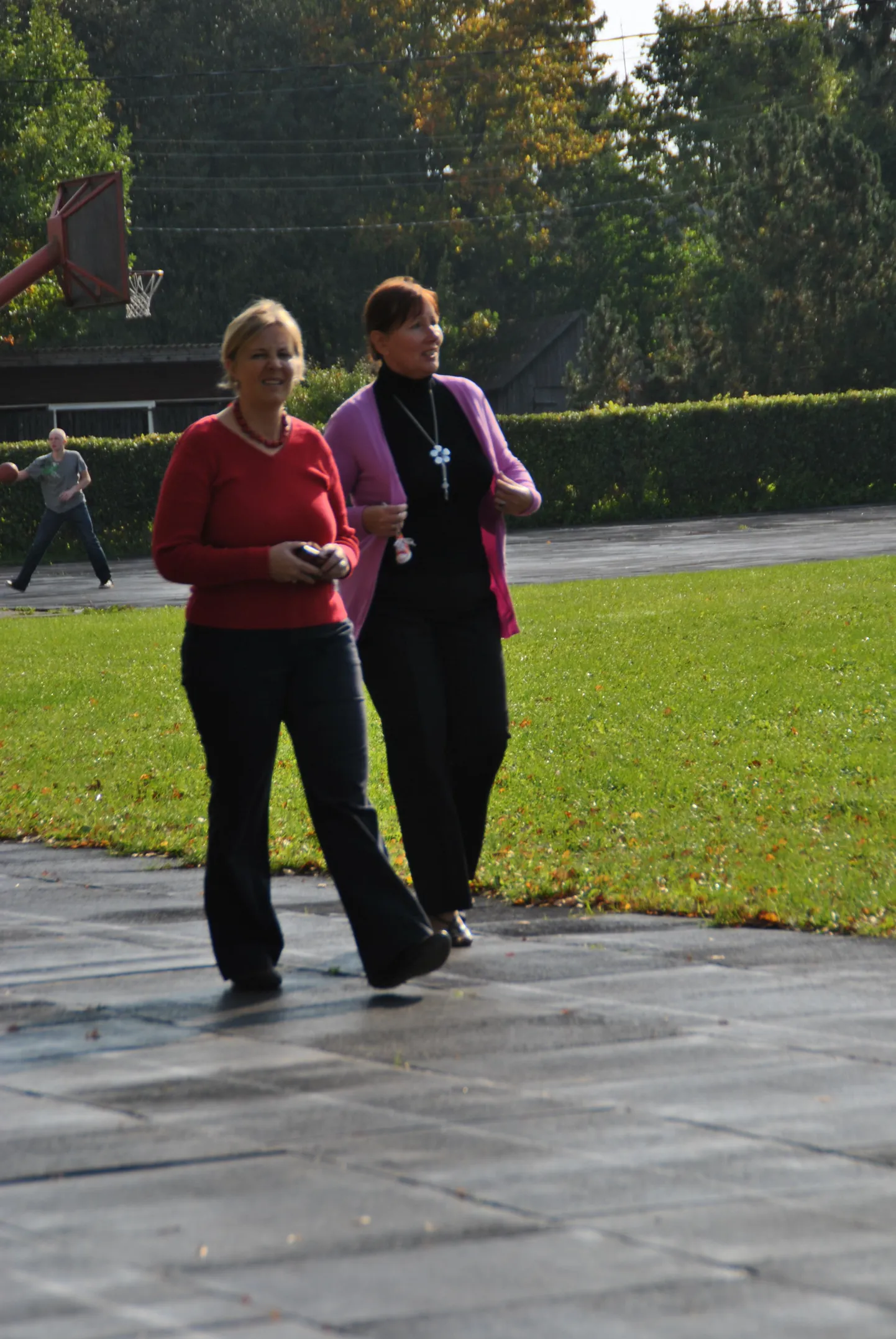 Austria õpetaja Elisabeth Gruber koos juhendaja Aili Vunkiga.