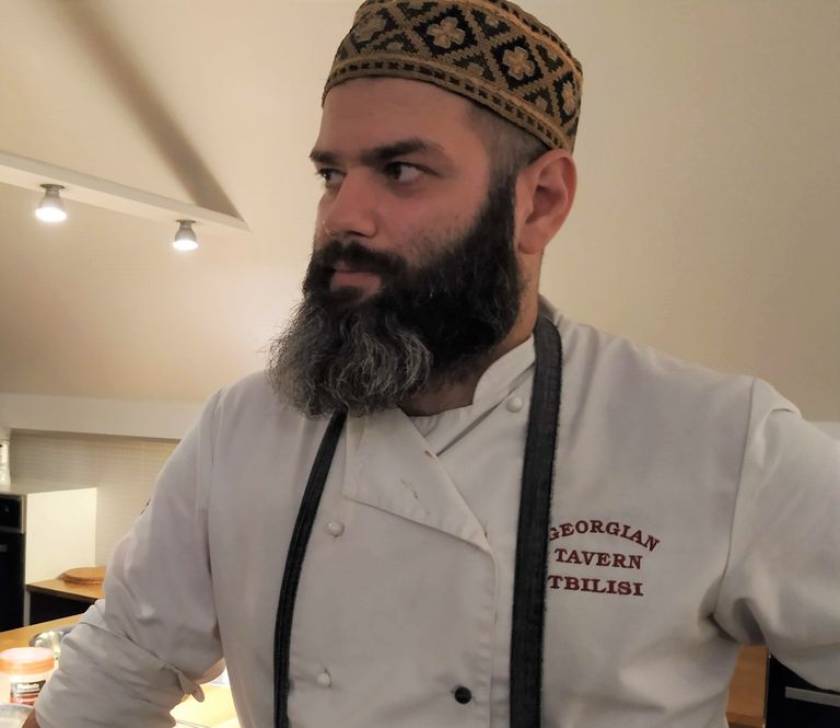 Мамукел Горелашвили - шеф-повар грузинской таверны "Тбилиси".