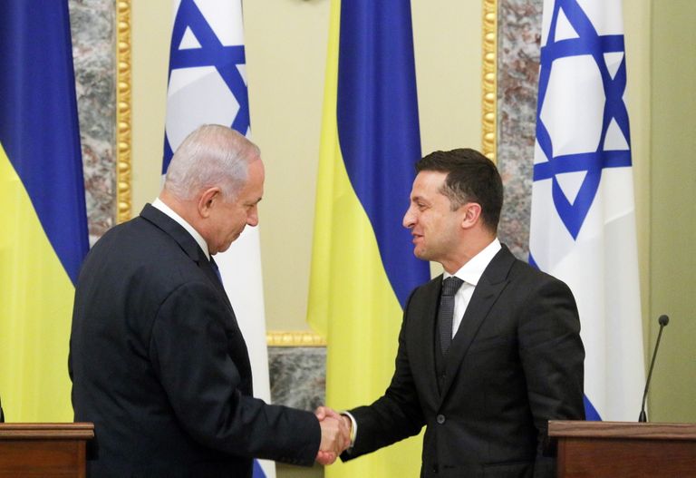 Iisraeli peaminister Benjamin Netanyahu (vasakul) kohtus täna Kiievis Ukraina presidendi Volodõmõr Zelenskõiga.