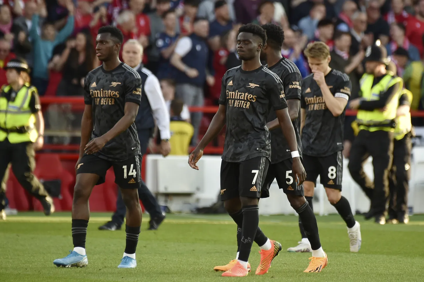 Londoni Arsenali mängijad pärast kaotust Nottingham Forestile.