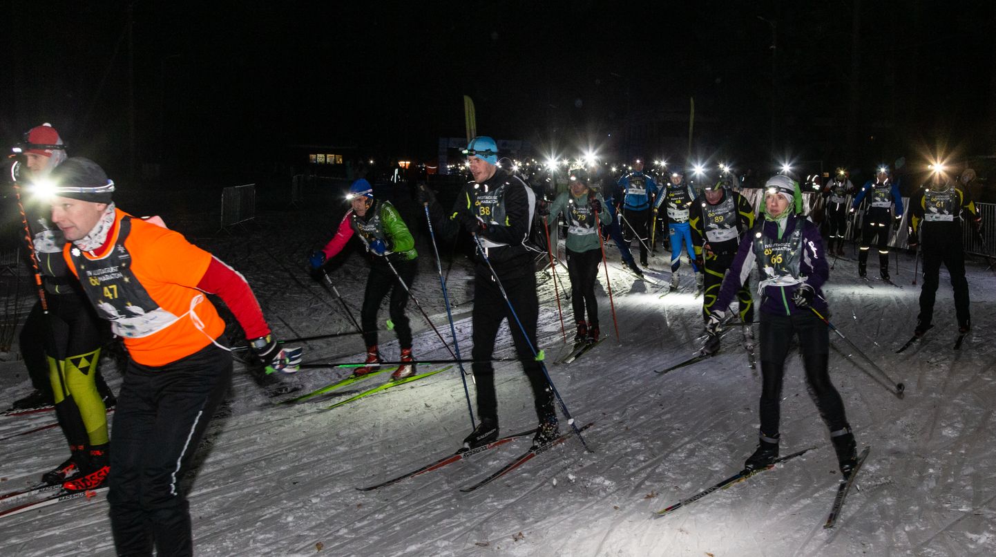 В ночном марафоне стартовали 190 лыжников.