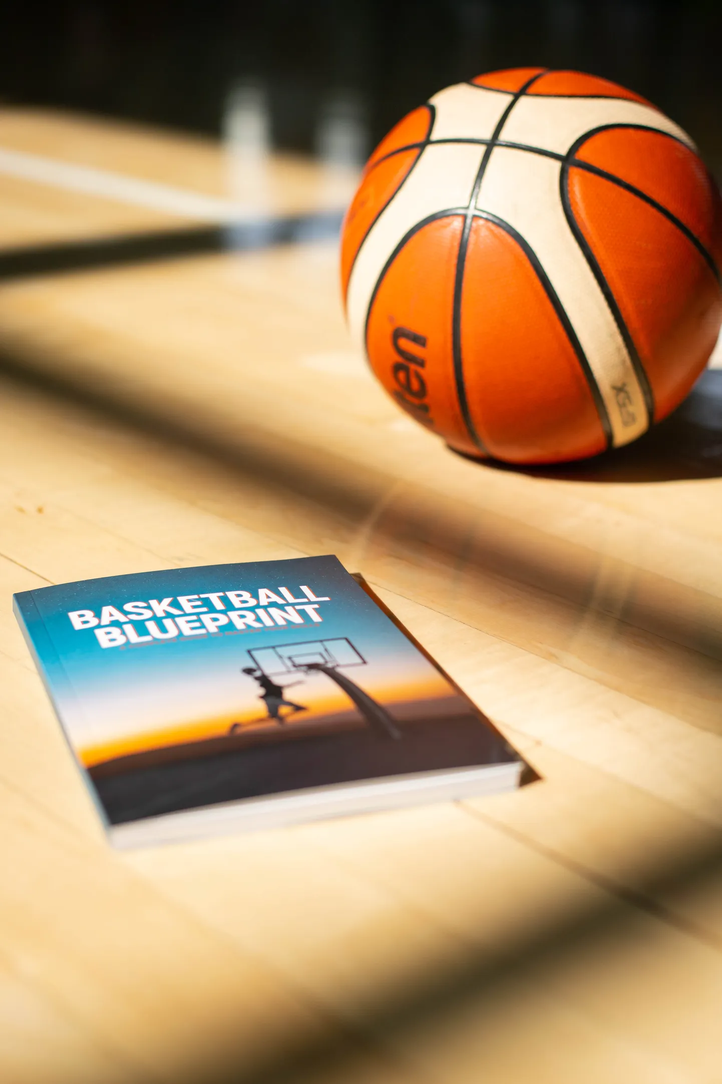 Grāmata "Basketball Blueprint: A Complete Guide to Master Your Skills".