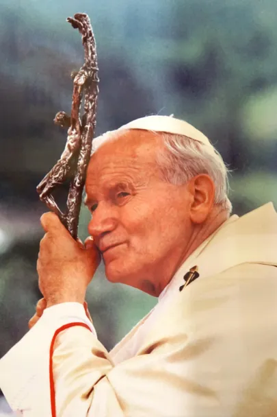Paavst Johannes Paulus II kutsus aastal 2001 inimkonda üles ökoloogilisele pöördele, aastal 2015 avaldas paavst Franciscus entsüklika «Laudato si», mis teeb sisult sama.