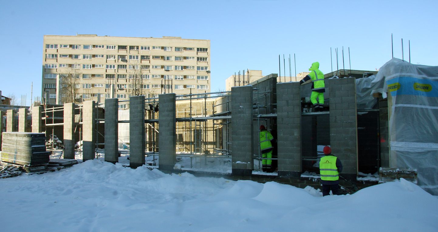 Строительство Кохтла-Ярвеской государственной гимназии уже идет.