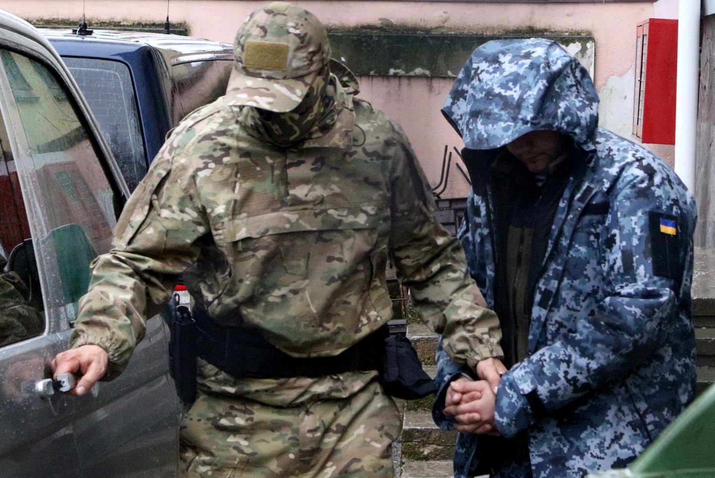 Один из задержанный в Крыму украинских моряков.