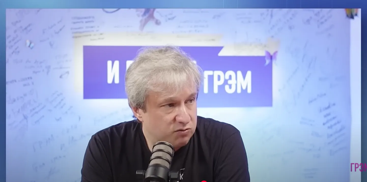 Антон Долин