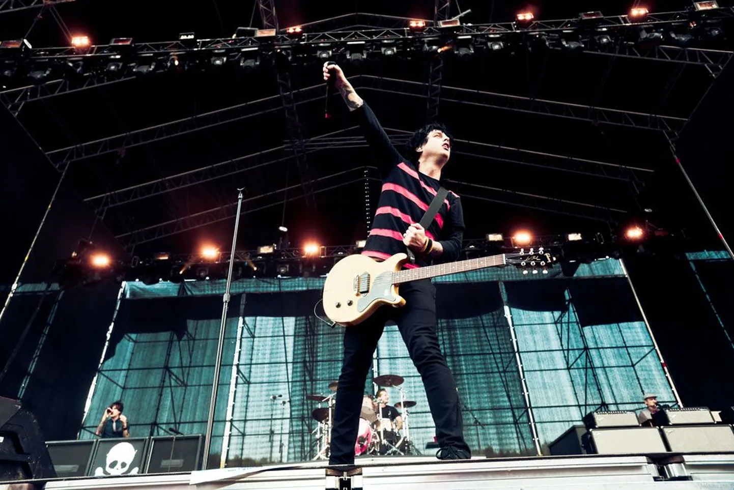 Green Day solist Billy Joe Armstrong hoidis publikut enda võimuses kogu kontserdi vältel.