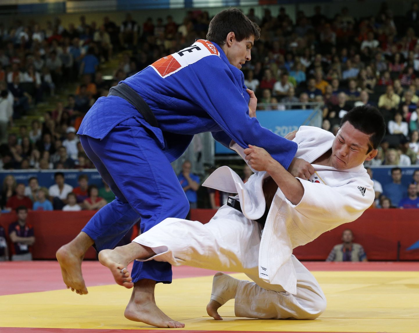 Lõuna-Korea judoka Wang Ki-chun (valges kimonos) enam ametlikult tatamile astuda ei tohi.