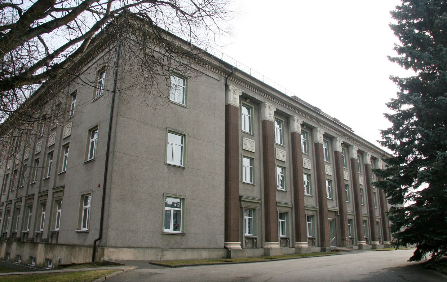 Jõhvi põhikooli ajutises kodus Jaama tänavas toimuvad küll 31. augustil lahtiste uste päevad, kuid huvilisi püütakse hajutada.
