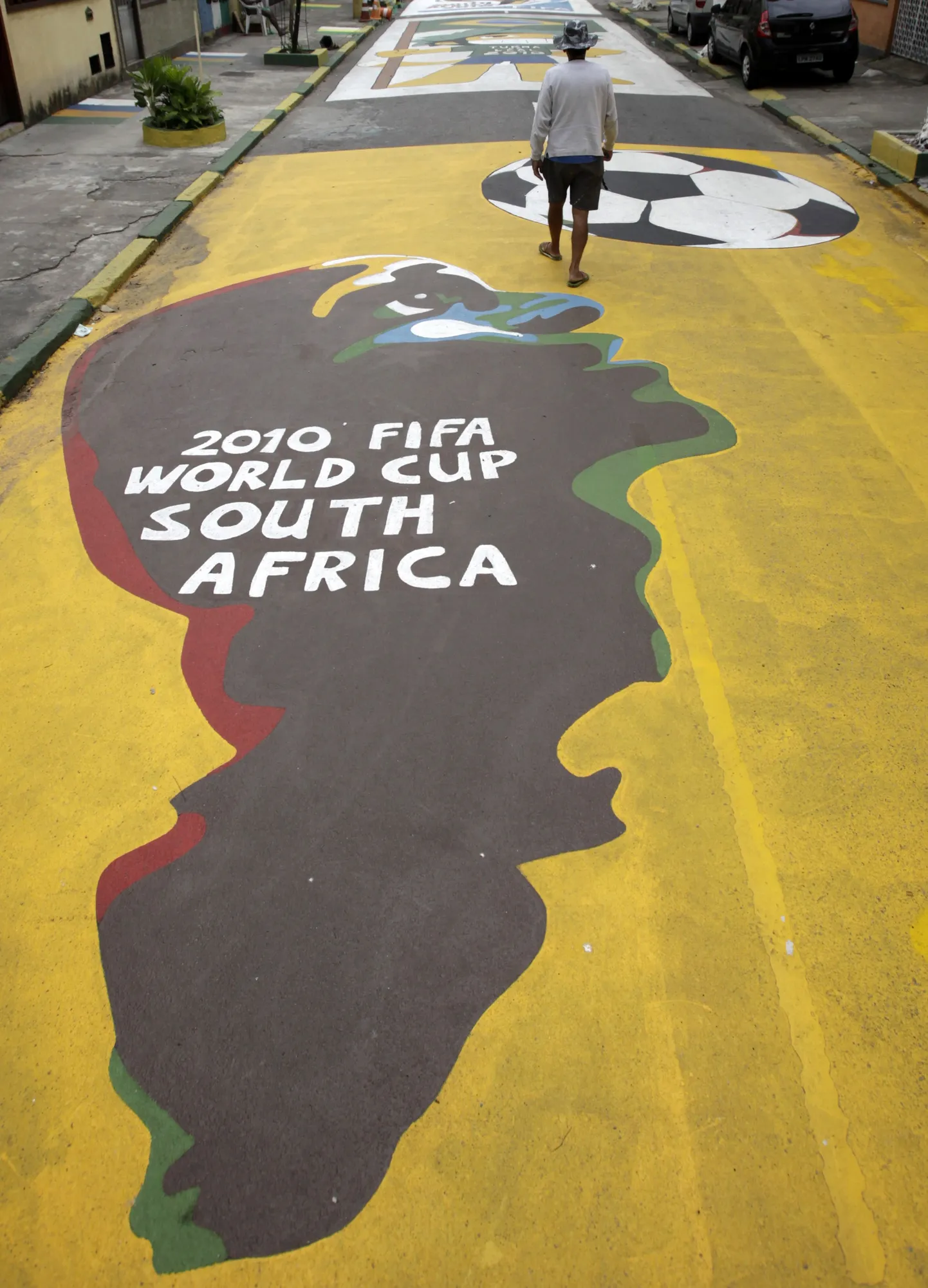 Tänavune jalgpalli MM-finaalturniir peetakse Lõuna-Aafrika Vabariigist 11. juunist kuni 11. juulini.