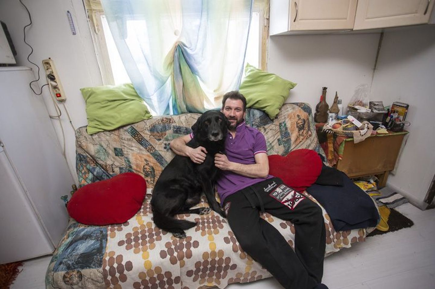Itaallane Matteo Vidali tõi Eestisse ka oma koera Blacki, sest kodumaale maha jäänud loom igatses peremeest nii väga, et jättis kurvastusest isegi söömise.