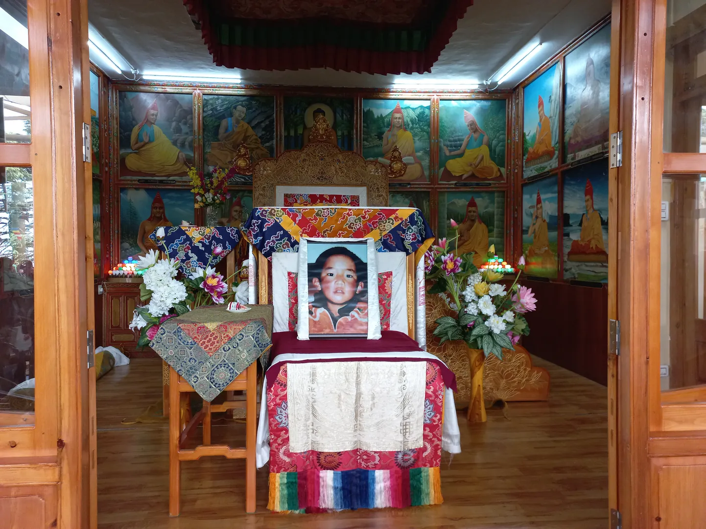 Pantšen-laama austusorv tema 35. sünnipäeva tähistamisel Dharamsalas 24. aprillil 2024.