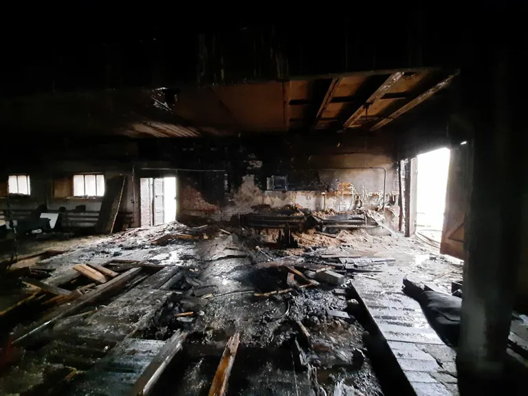 Põlengus hävis mahajäetud lauda laudpõrand ja laudisega kaetud sein umbes 100 ruutmeetri ulatuses.