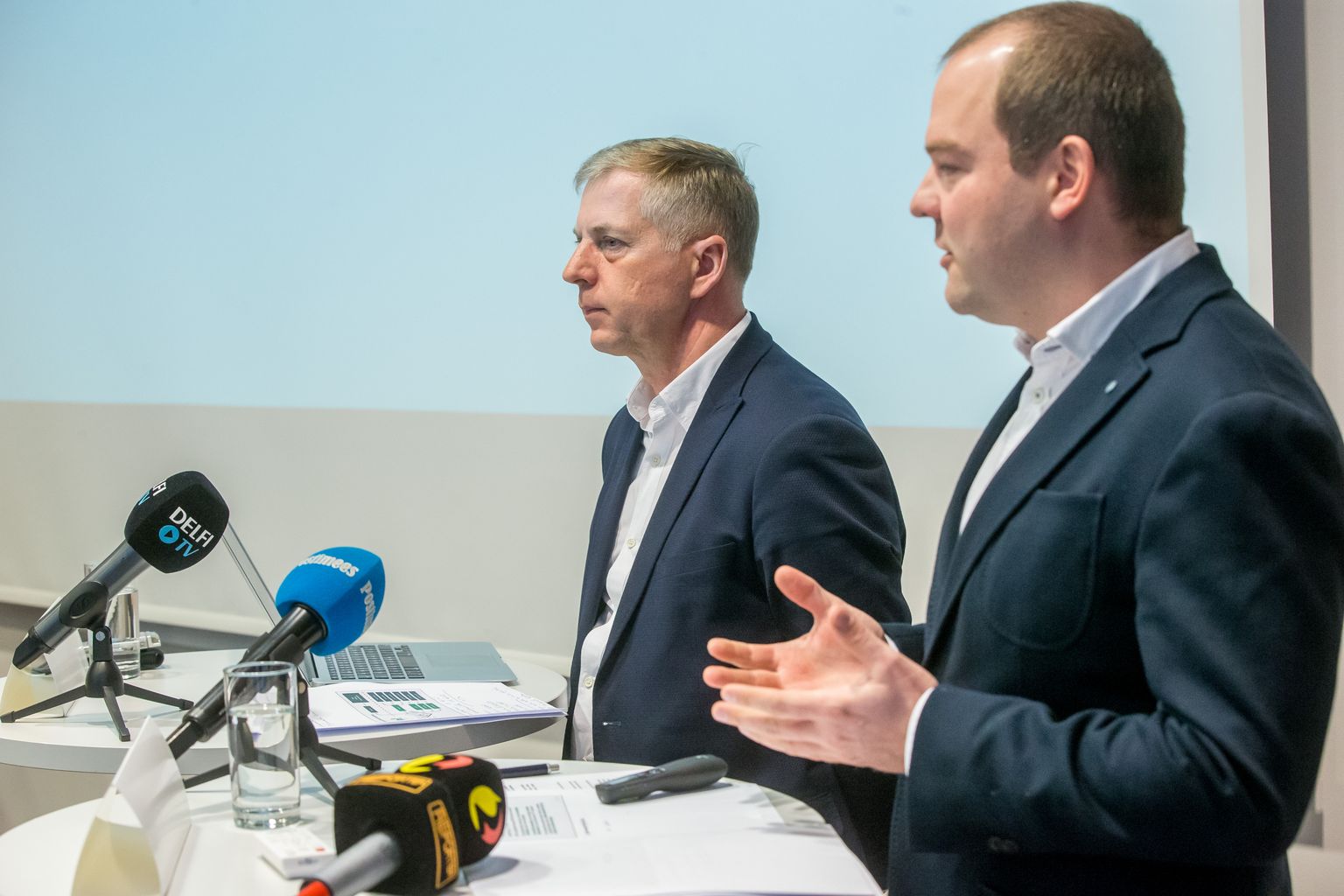 Ettevõtjad Margus Kohava (vasakul) ja Aadu Polli tutvustasid
Est-For Invest OÜ plaani ehitada Eestisse miljard eurot maksma minev tselluloositehas esmakordselt 10. jaanuaril 2017. aastal. Nüüd kipuvad nende lennukad plaanid luhtuma.