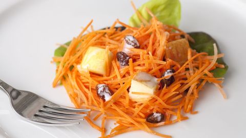 Пять низкокалорийных салатов из моркови. Несколько минут на приготовление — и каждый день новое блюдо!