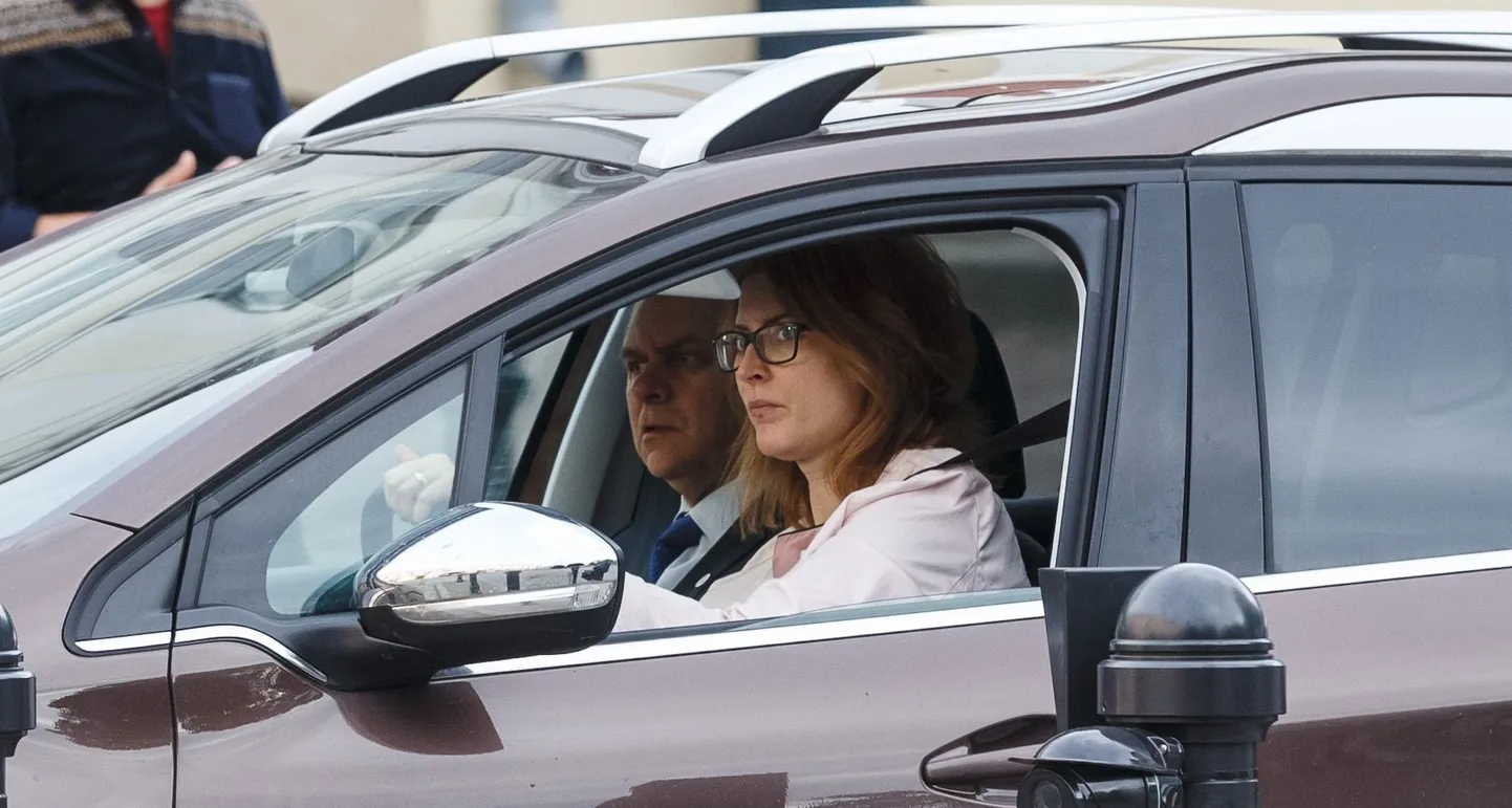 Riigikogu liikmed Andres Herkel ja Külliki Kübarsepp sõitsid koos tööle.