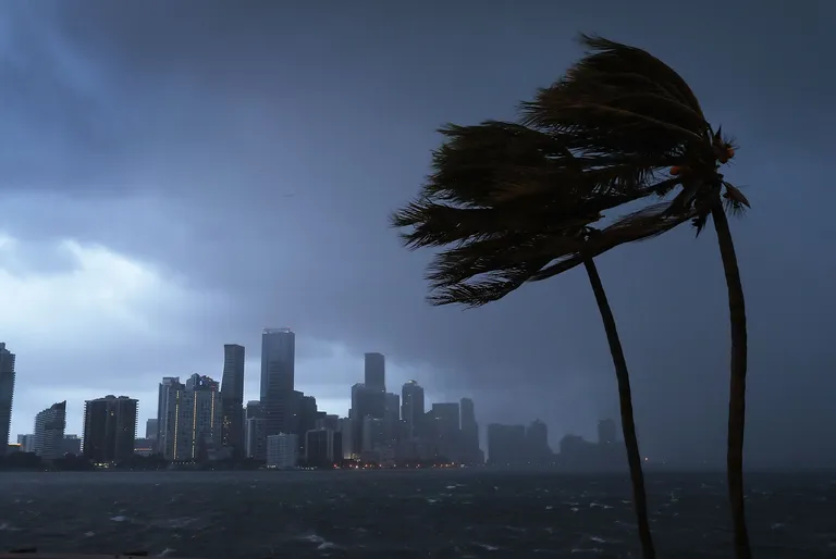 Miami Irma küüsis / APF