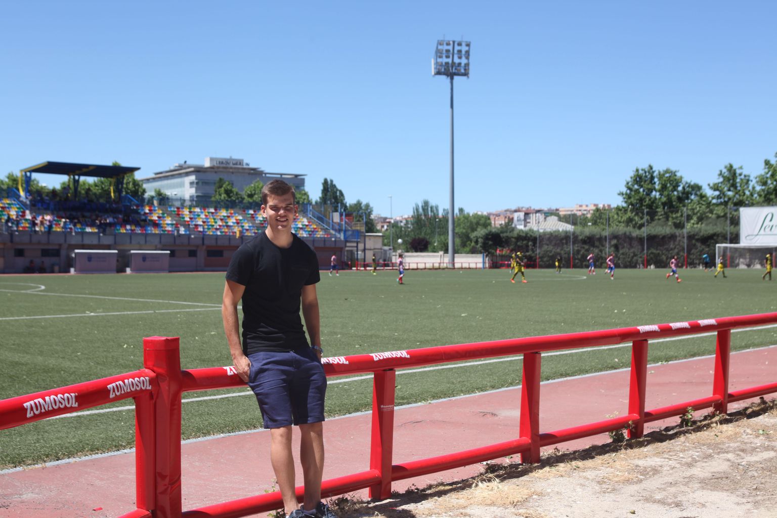 Frank Liivak Madridi äärelinnas Alcobendase klubi staadionil.