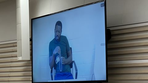 «Mul on süda paha sellest, et minu küsimusele ei vastata!» Vägistamise eest trellide taga istuva taksojuhi ennetähtaegse vabastamise arutamine sai ootamatu lõpu