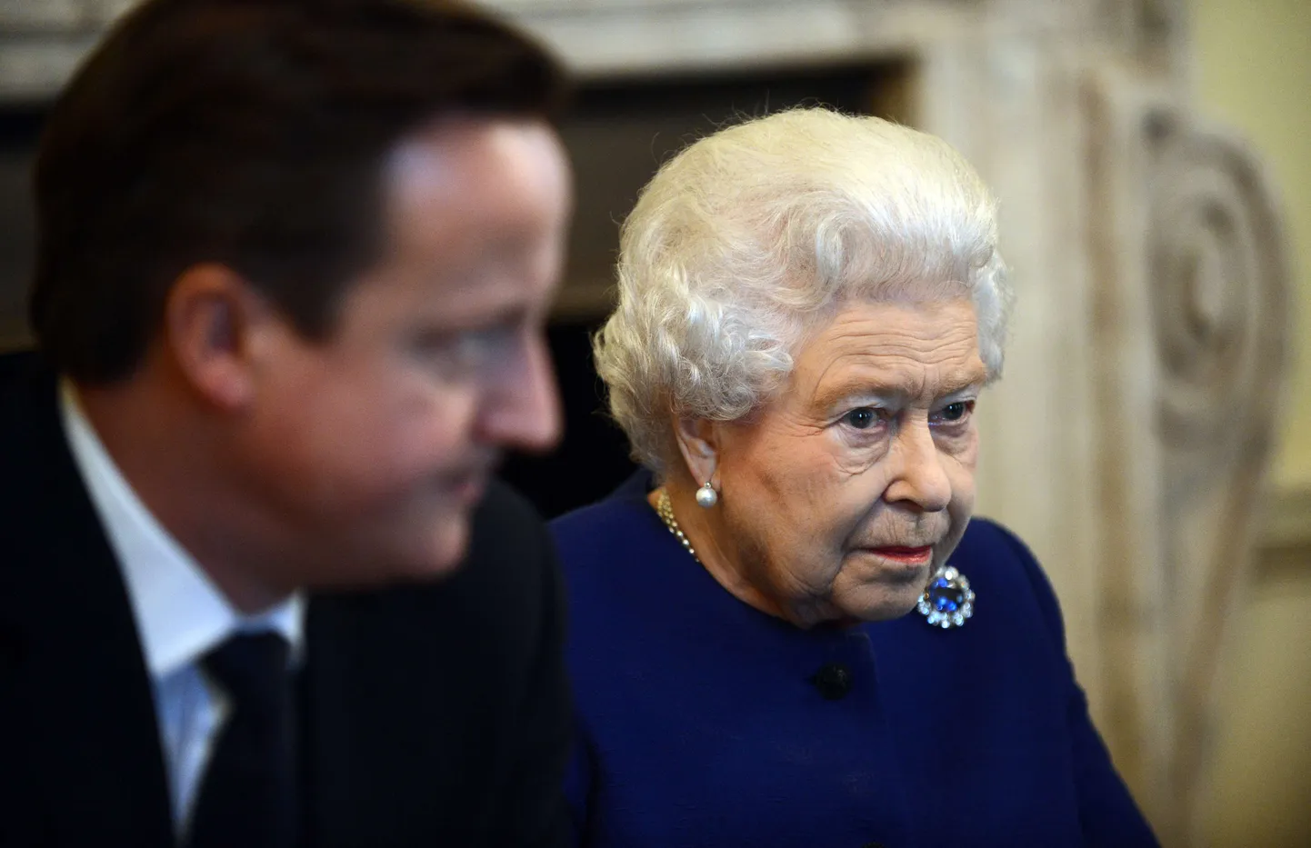Suurbritannia kuninganna Elizabeth II (paremal) ja peaminister David Cameron.