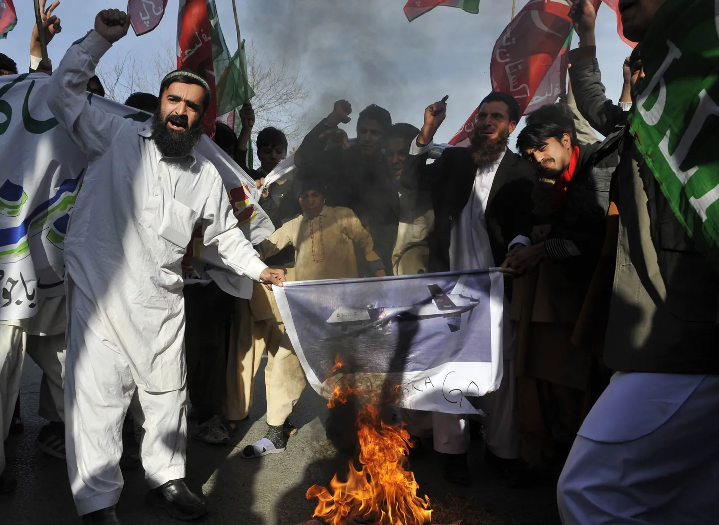 USA drooni kujutava plakati põletamine Islamabadis.