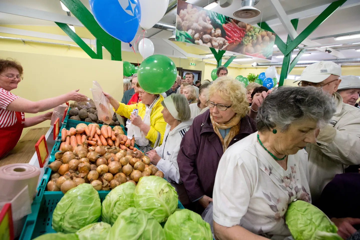 Открытие муниципального магазина.