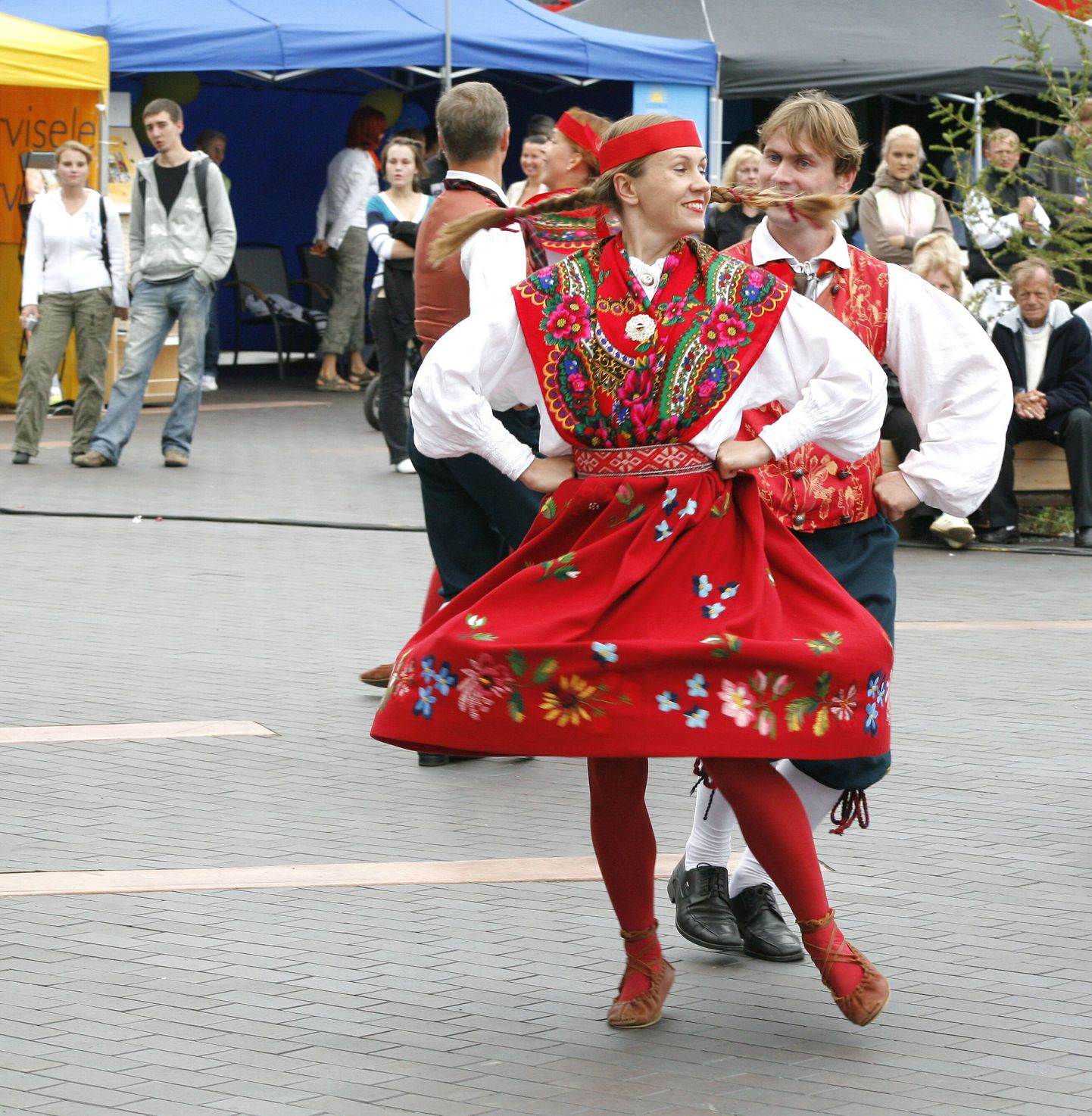 Pühapäeval saab elada Pärnus kaasa folkloorifestivalile “Baltica”.