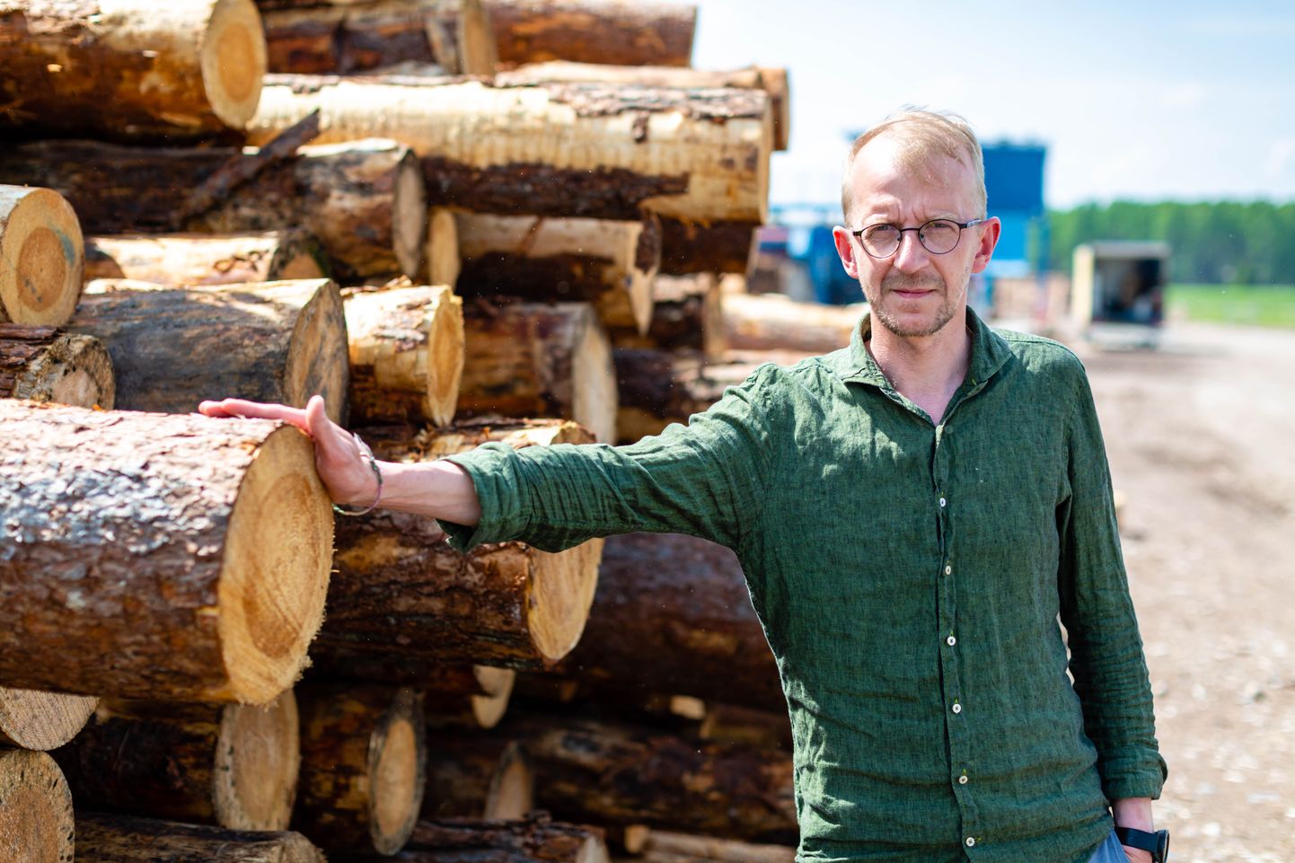 ASi Barrus juht Martti Kork märkis, et majanduse nähtamatu käsi hakkab lõpuks tööle: kui puitu napib ja peab ostma hingehinnaga, siis osa puidutööstustest peab tootmise sulgema.
