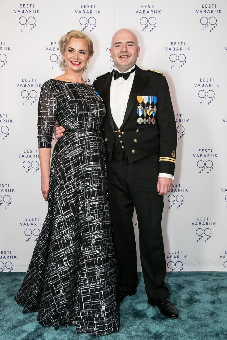 Siseminister Andres Anvelt ja Kärt Anvelt. Kärdil on Mammu couture kleit.