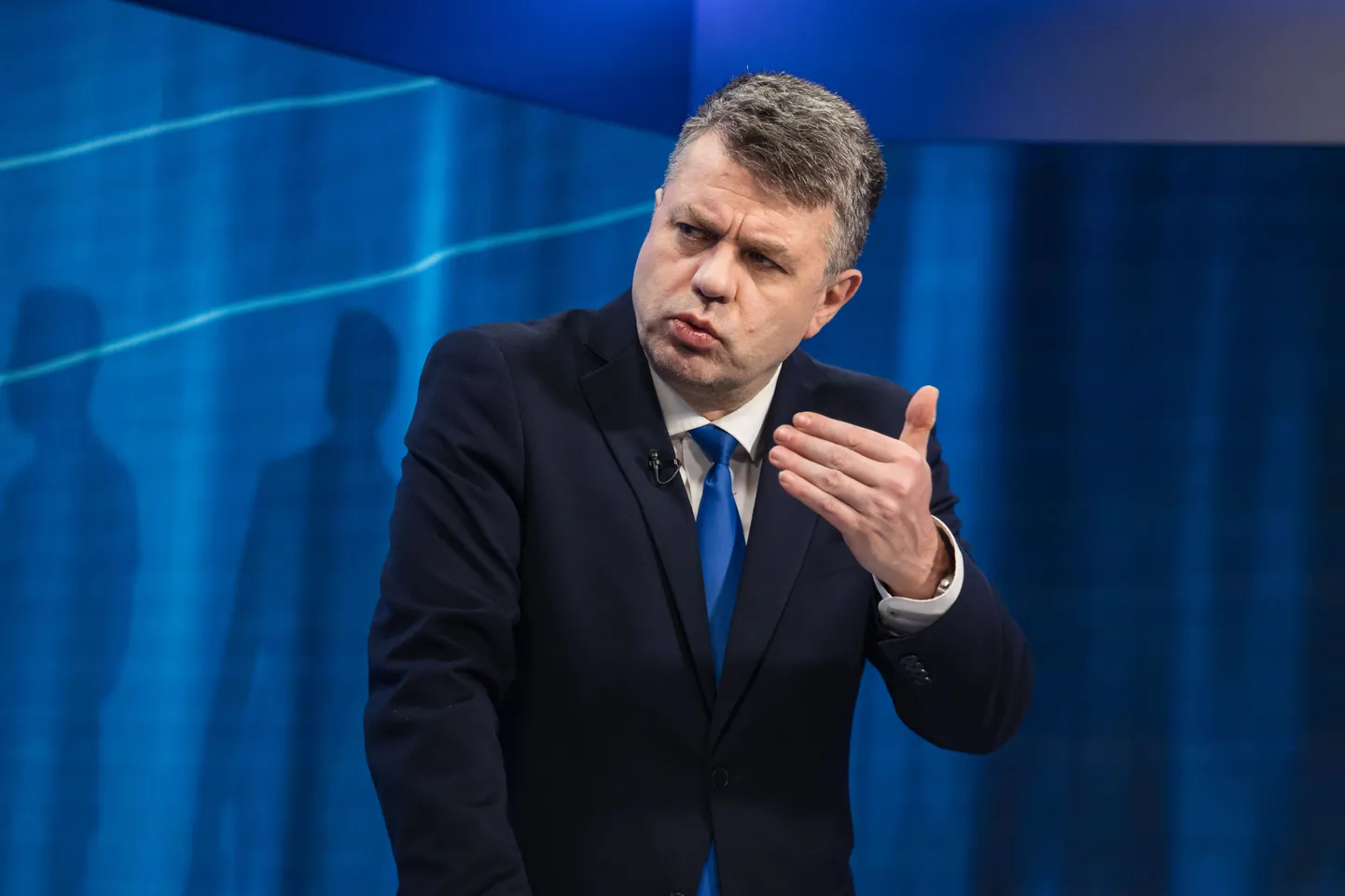 По словам Урмаса Рейнсалу, в энергетике надо прекратить принимать поспешные решения и нужно составить программу деятельности, в которой ни один способ производства электроэнергии не исключался бы по идеологическим соображениям.