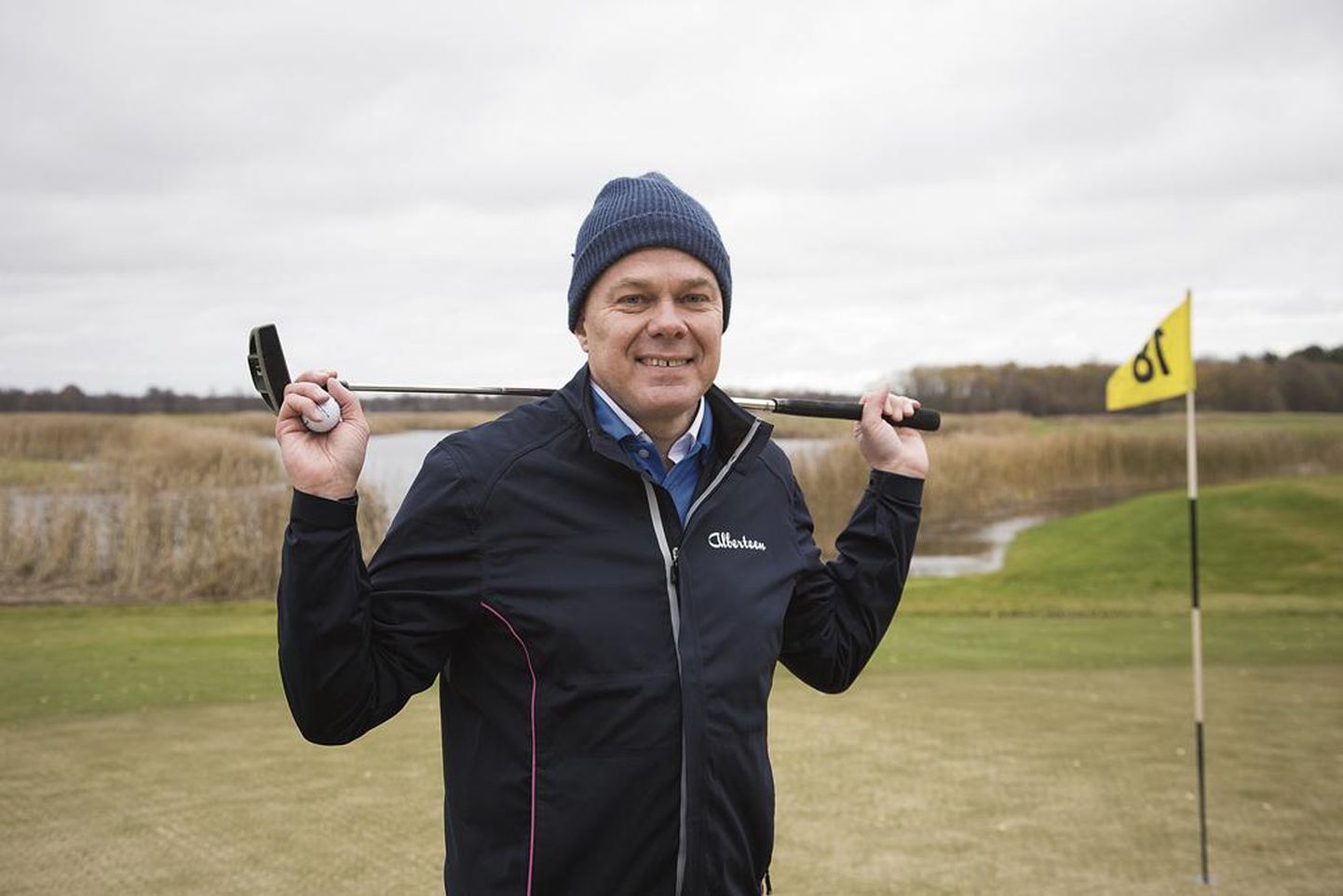 Valgeranna golf on Toomas Kivimägi lemmikkoht, kus puhata poliitikast ja tõsta toonust. Soojal ajal näeb teda tihti jalgrattal ringi tiirutamas.