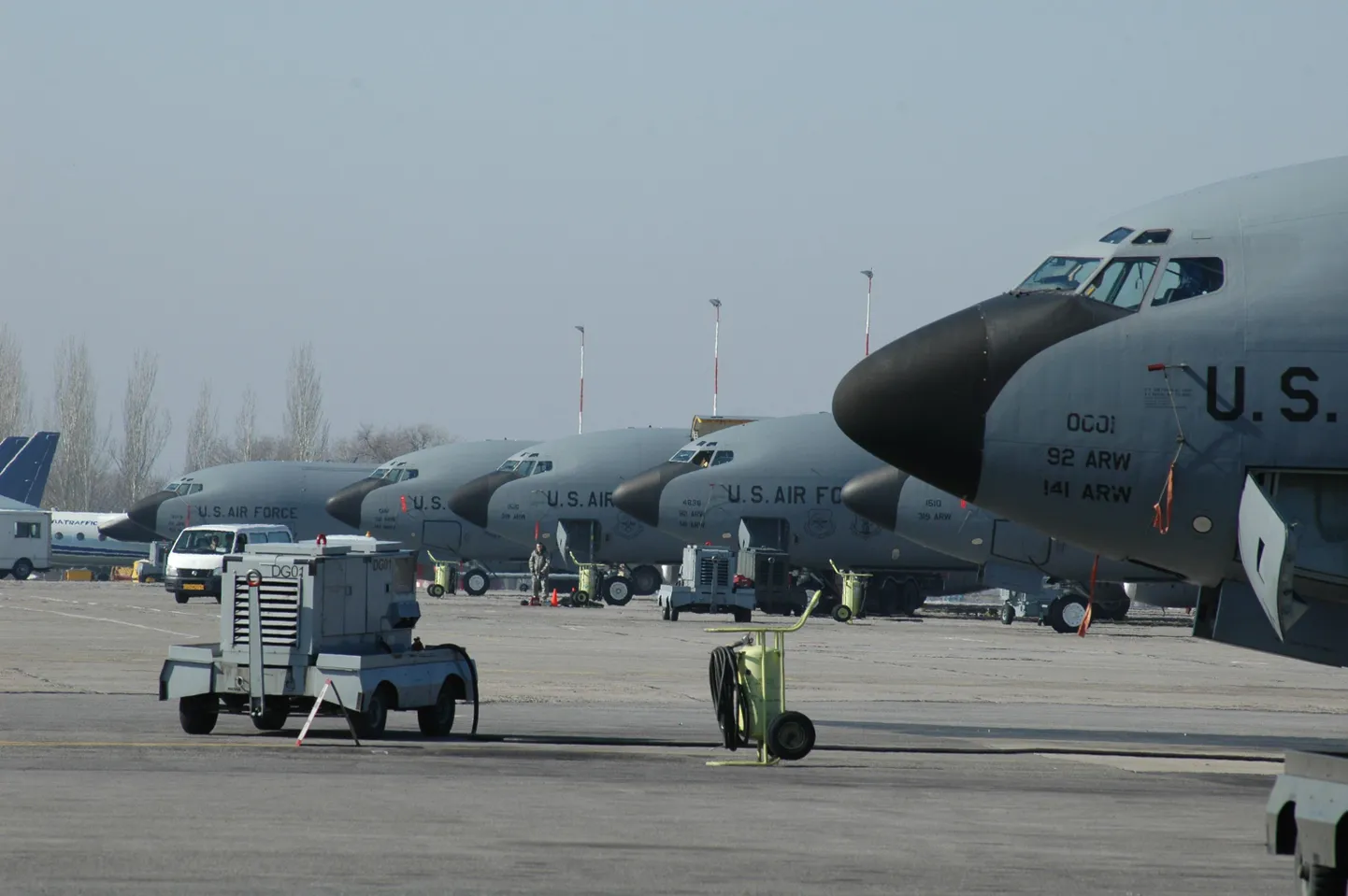USA õhujõudude lennukid Manase baasis Kõrgõzstanis.