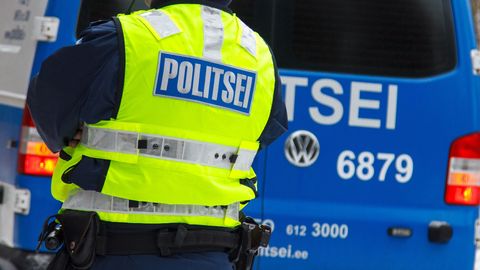 Решение суда: полицейский, оштрафовавший невиновного человека, должен выплатить 4000 евро