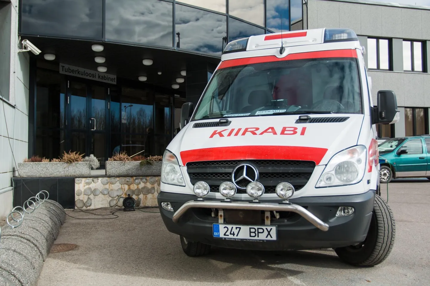 Pärnu haigla andis teada, et täna pääseb kodusele ravile esimene neljast uue koroonaviiruse tõttu haiglas olevast patsiendist.