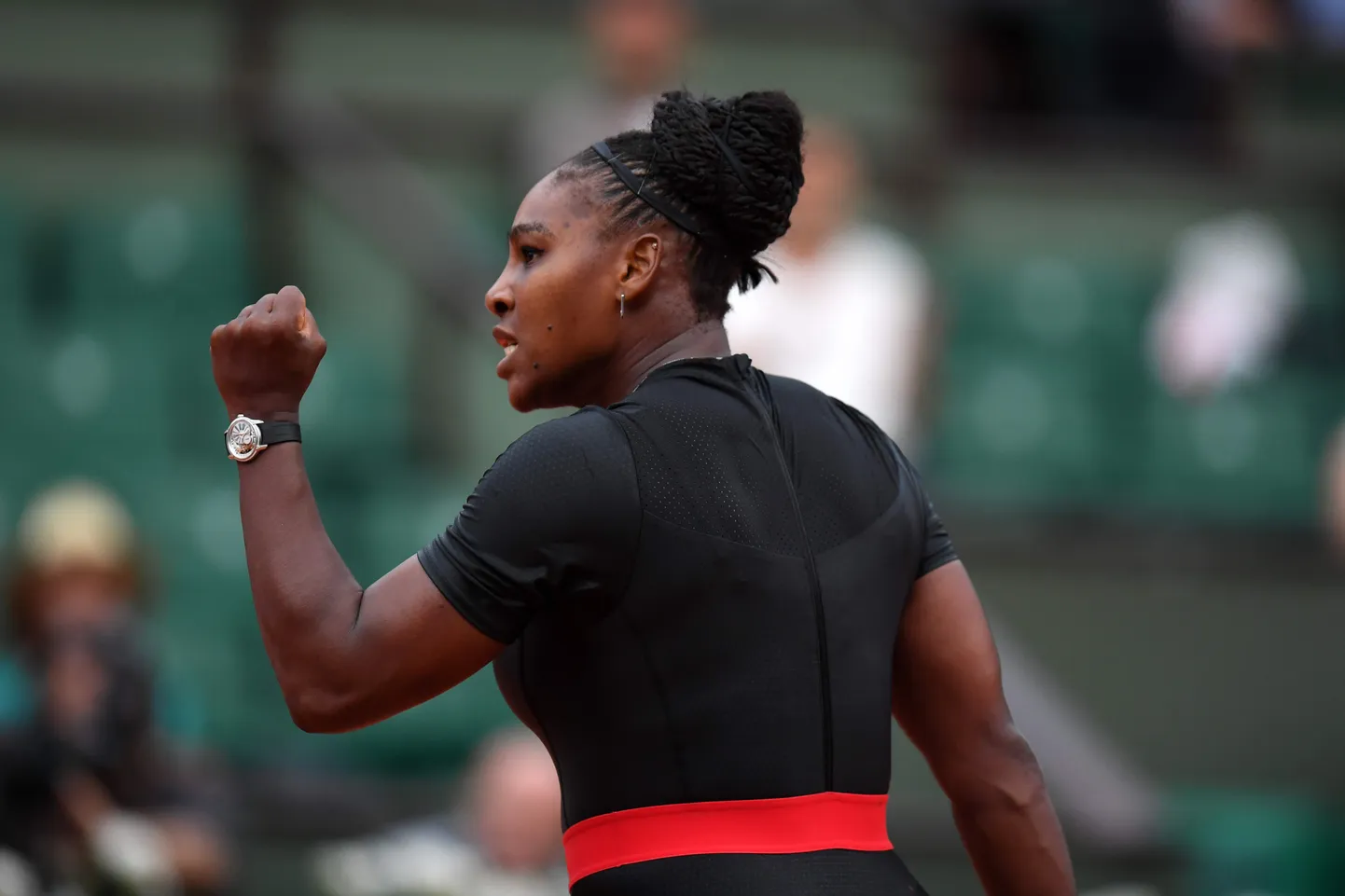Serena Williams alistas teises ringis Ashleigh Barty.