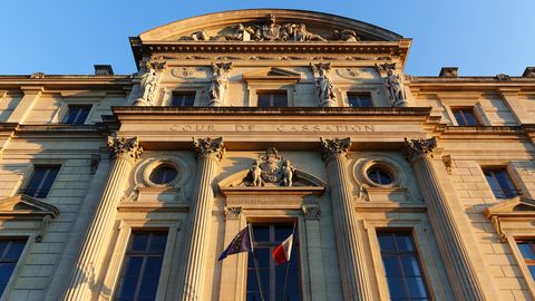 Parīzē tiesā sešus gruzīnus par krievu klasiķu dar