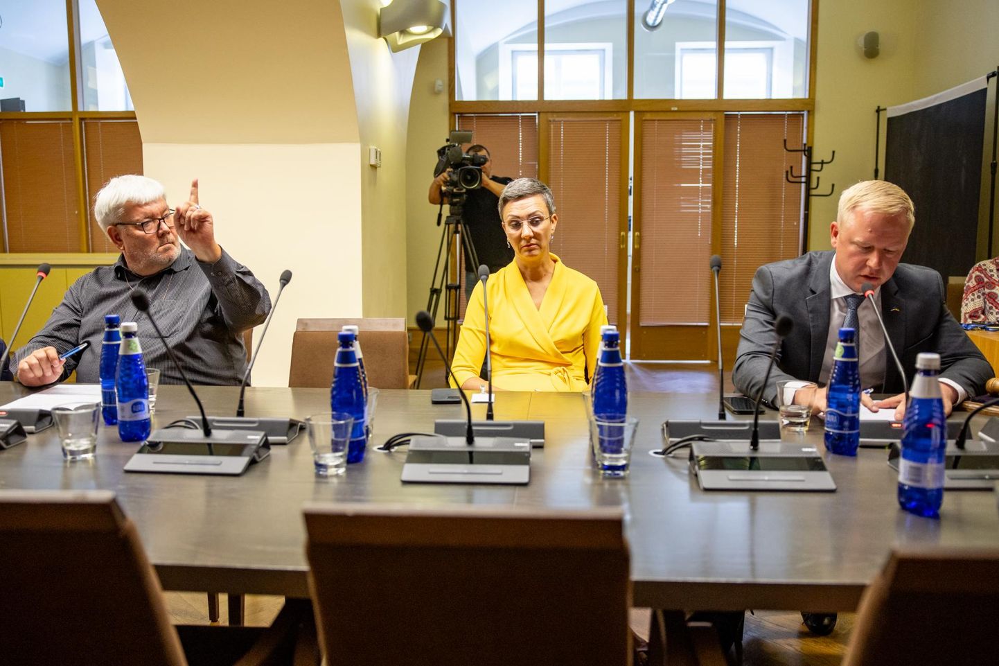 «Minu vestlused Toomas Sildamiga (vasakul) ei ole midagi humoorikat ega naljakat.» Rahandusminister Mart Võrklaev on veendunud, et mingit möödarääkimist ei ole olnud, vaid kõik on olnud üheselt mõistetav.