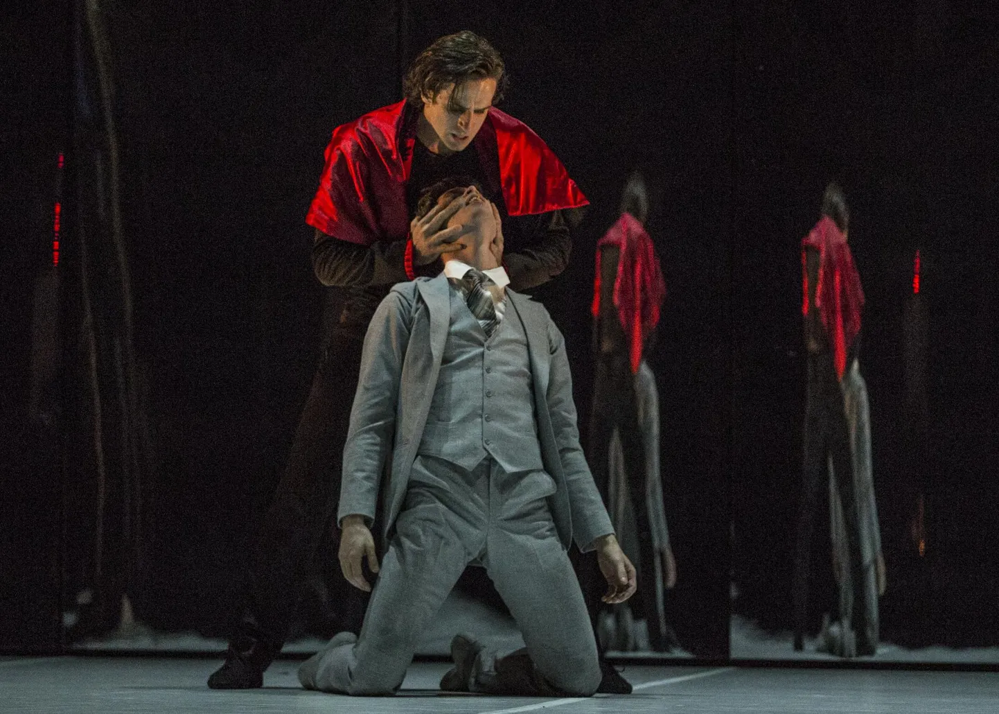 Mário Radačovský ballett «Black and White».
