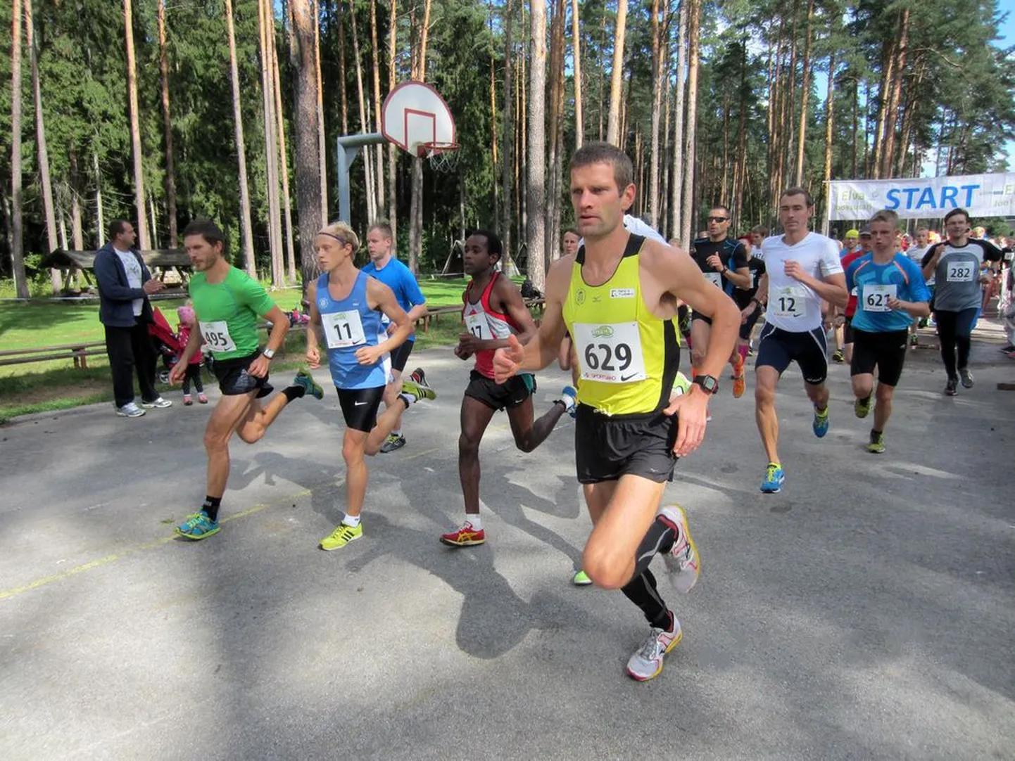 Elva järvedejooksu start.