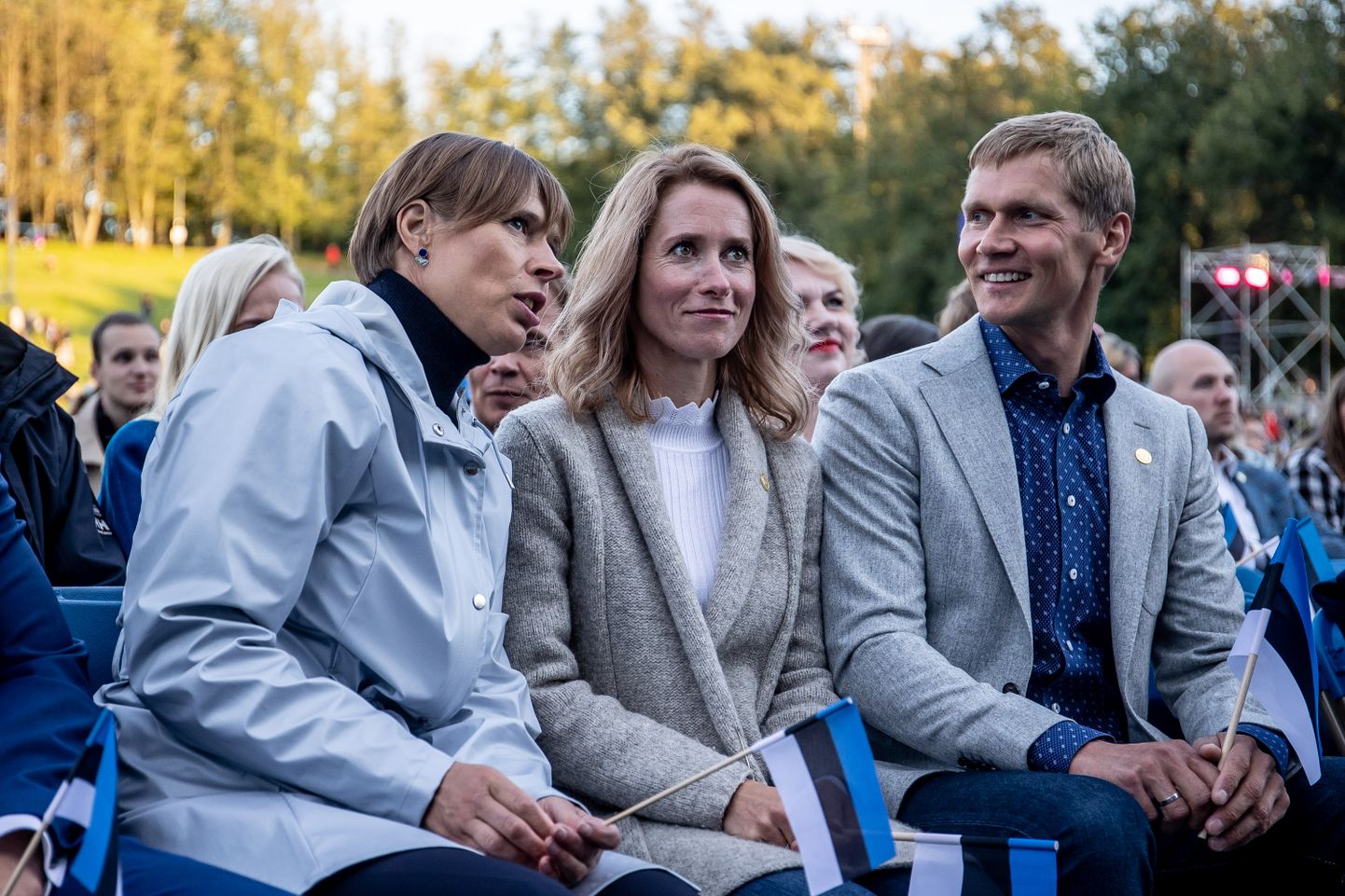 Kersti Kaljulaid ja Kaja Kallas koos abikaasaga.