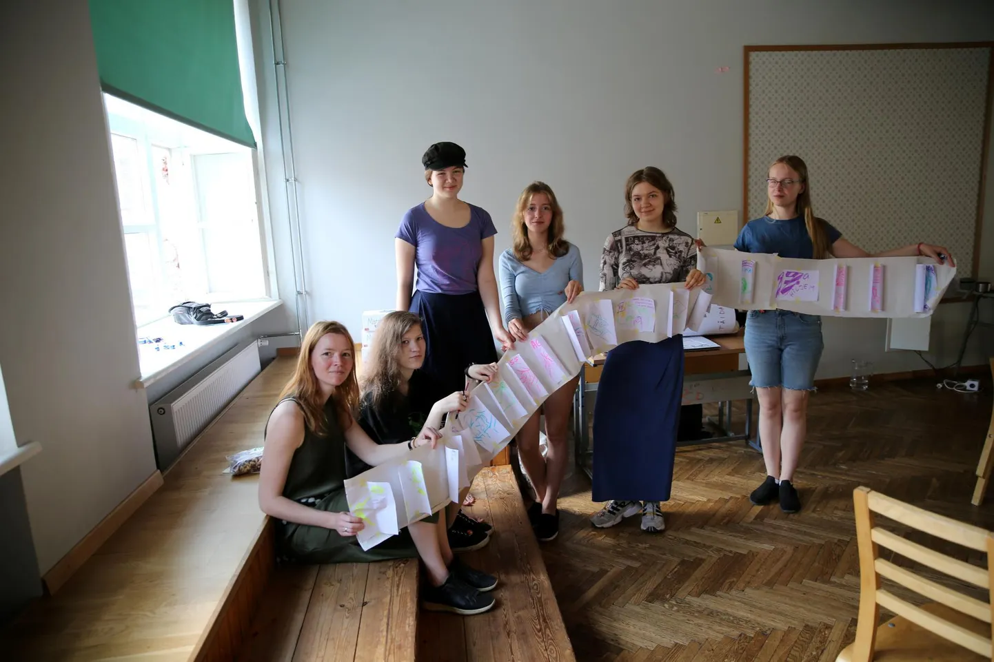 NoDi laagri säravaima idee autorid ehk rühm nimega Areng: mentor Merilin Pedastsaar (vasakult), Saskia Siim, Rauni Kangur, Merlin Talvik, Grete Kangro ja Felis Talvik.