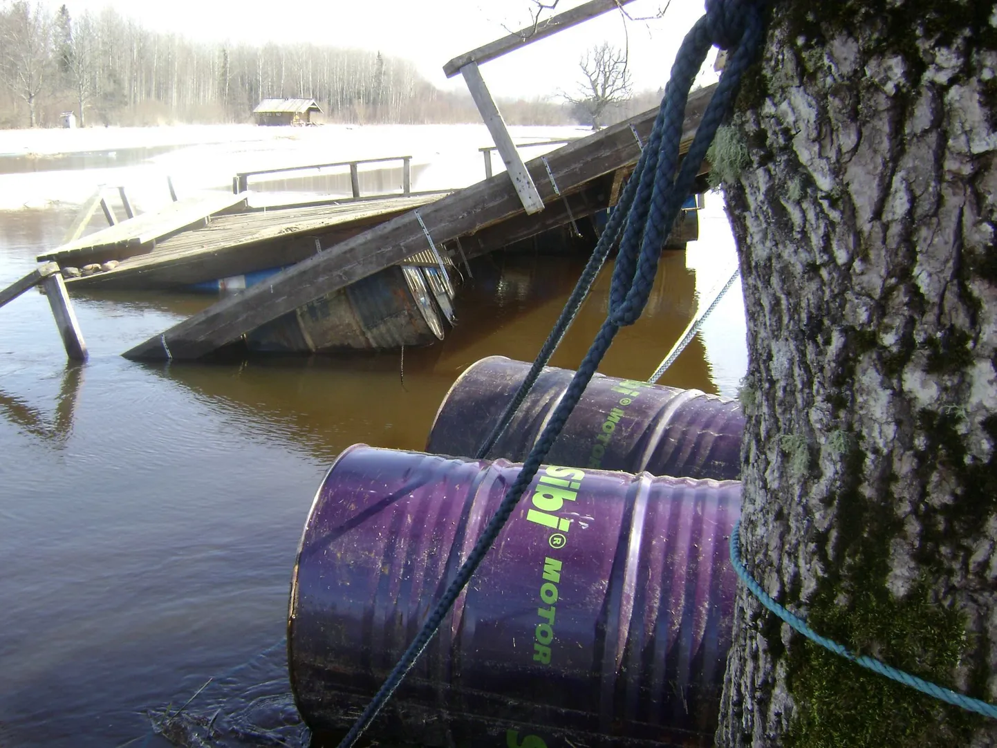 Soomaal hulpinud parvsauna tünnid.