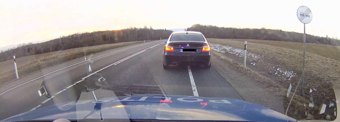 Начинающего водителя, мчавшего на BMW со скоростью 160 км/ч, наказали арестом.