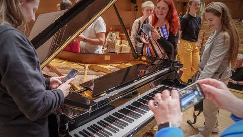 GALERII ⟩ Oh seda ilu! EMTA sai tuliuue Steinway! Fotogalerii
