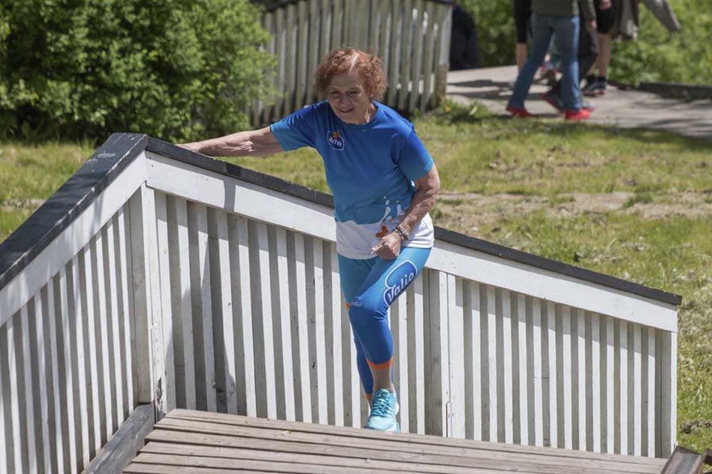 74-aastane Aino Tuuling on jooksuvõistlustel osalenud alles neli viimast aastat ja leiab, et sport mõjub tema tervisele väga hästi.