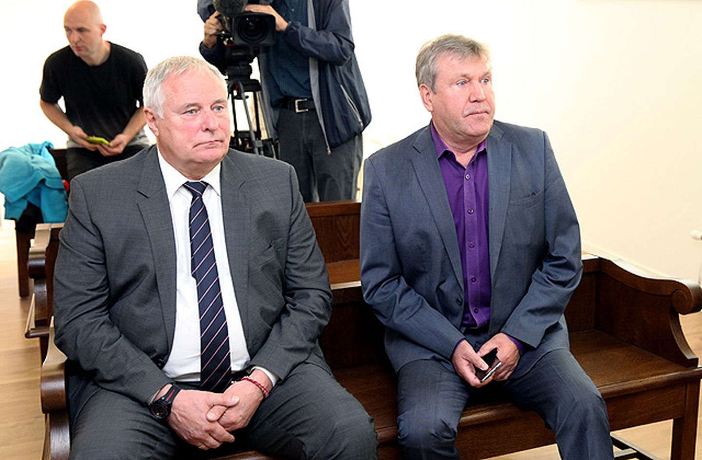 Apsūdzētie Rīgas brīvostas pārvaldnieks Leonīds Loginovs (no kreisās) un viņa vietnieks Aigars Pečaks