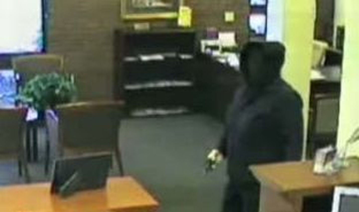 Ninjaks riietunud ameeriklanna röövis panku