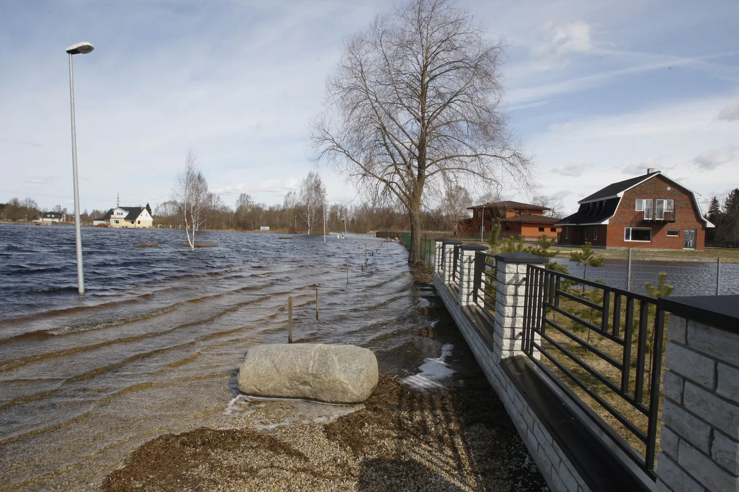 Üleujutatud tee Vorbusel.