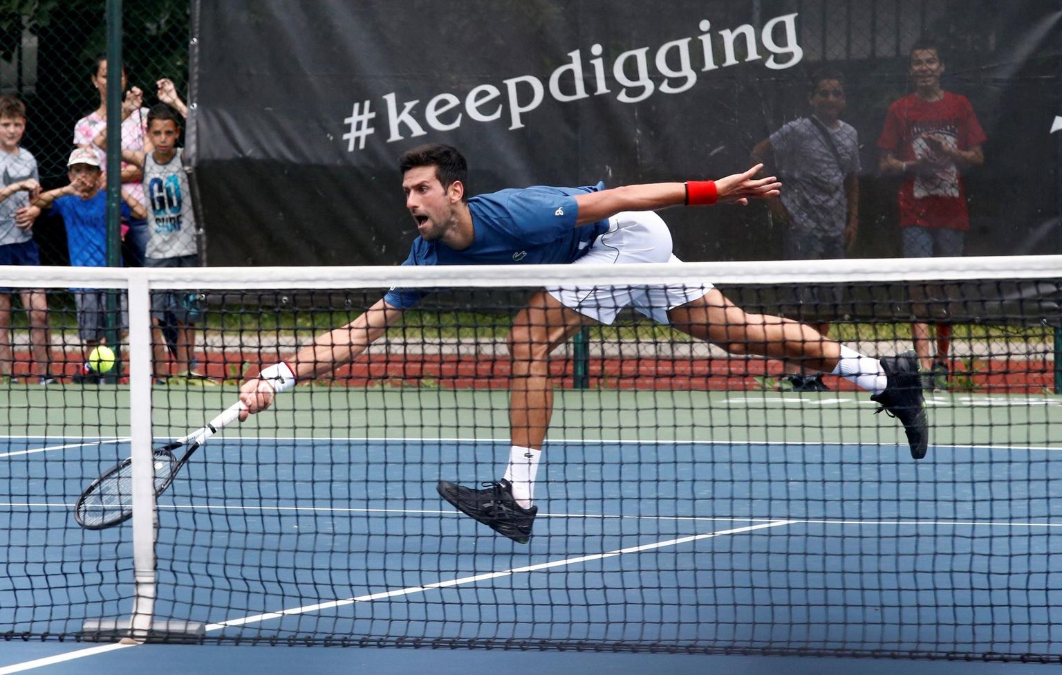 Novak Djokoviciga seonduv hoiab spordimaailma põnevil.